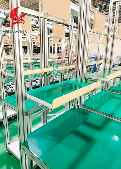 Chi tiết phần giá kệ của bàn thao tác